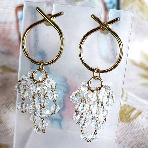 Unsigned Gold Tone Circle Knot Crystal Clear Chain Strung Pierced Earrings NWOT - Picture 5 of 7